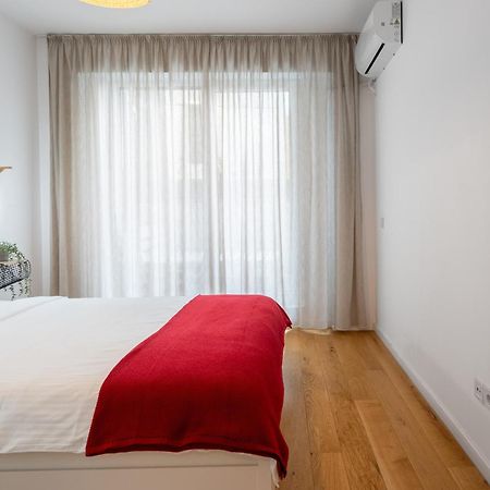 Papini'S Apartment -Apartment With Big Terrace Bukares Bagian luar foto